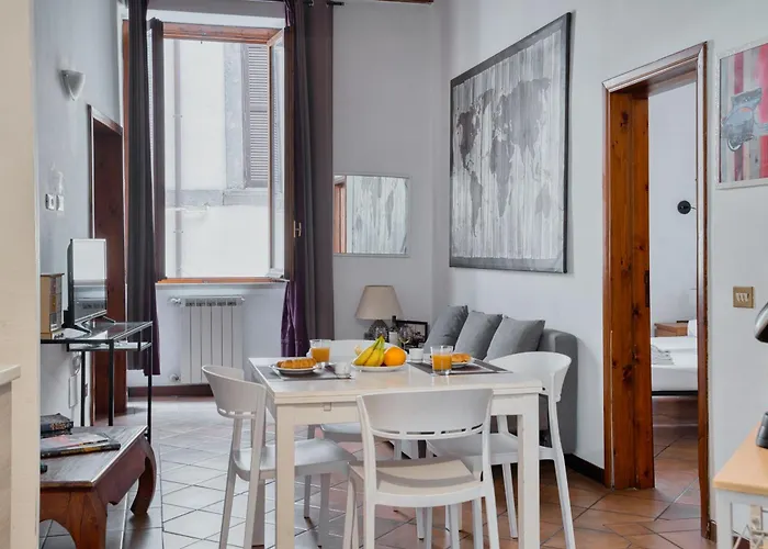 2 Bdr Family Balestrari Palace Campo Dei Fiori Piazza Navona Piazza Venezia Apartment Rome